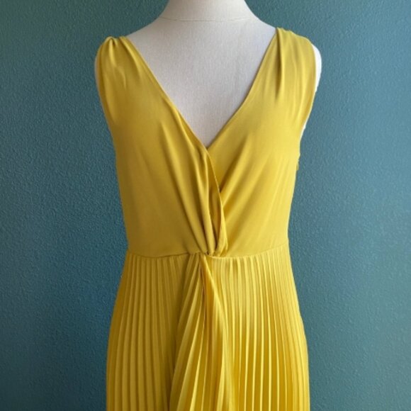 NWOT Vince Plissé Twist-Front Sleeveless in Limonata Dress XS $440 - Picture 4 of 10